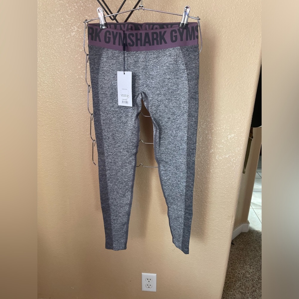 Size small gym shark leggings, new.